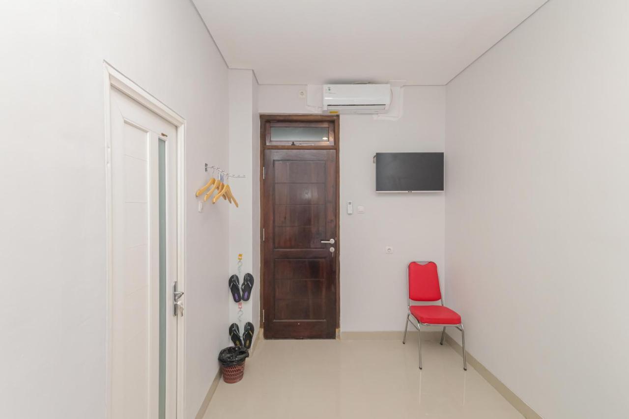 Hotel Reddoorz @ Gedangan Sidoarjo Exterior foto