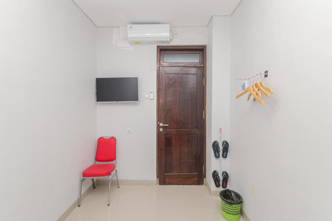 Hotel Reddoorz @ Gedangan Sidoarjo Exterior foto
