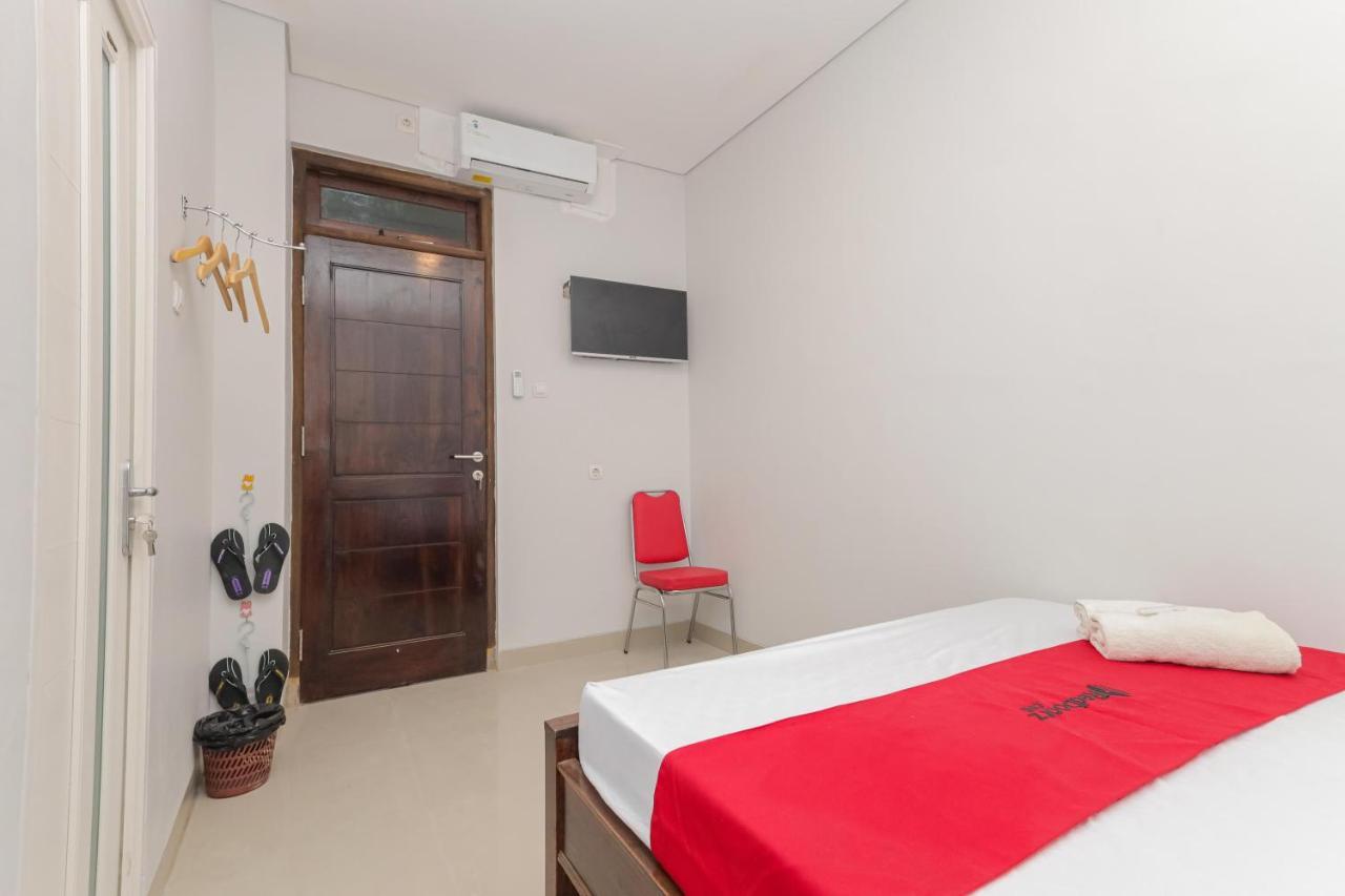 Hotel Reddoorz @ Gedangan Sidoarjo Exterior foto